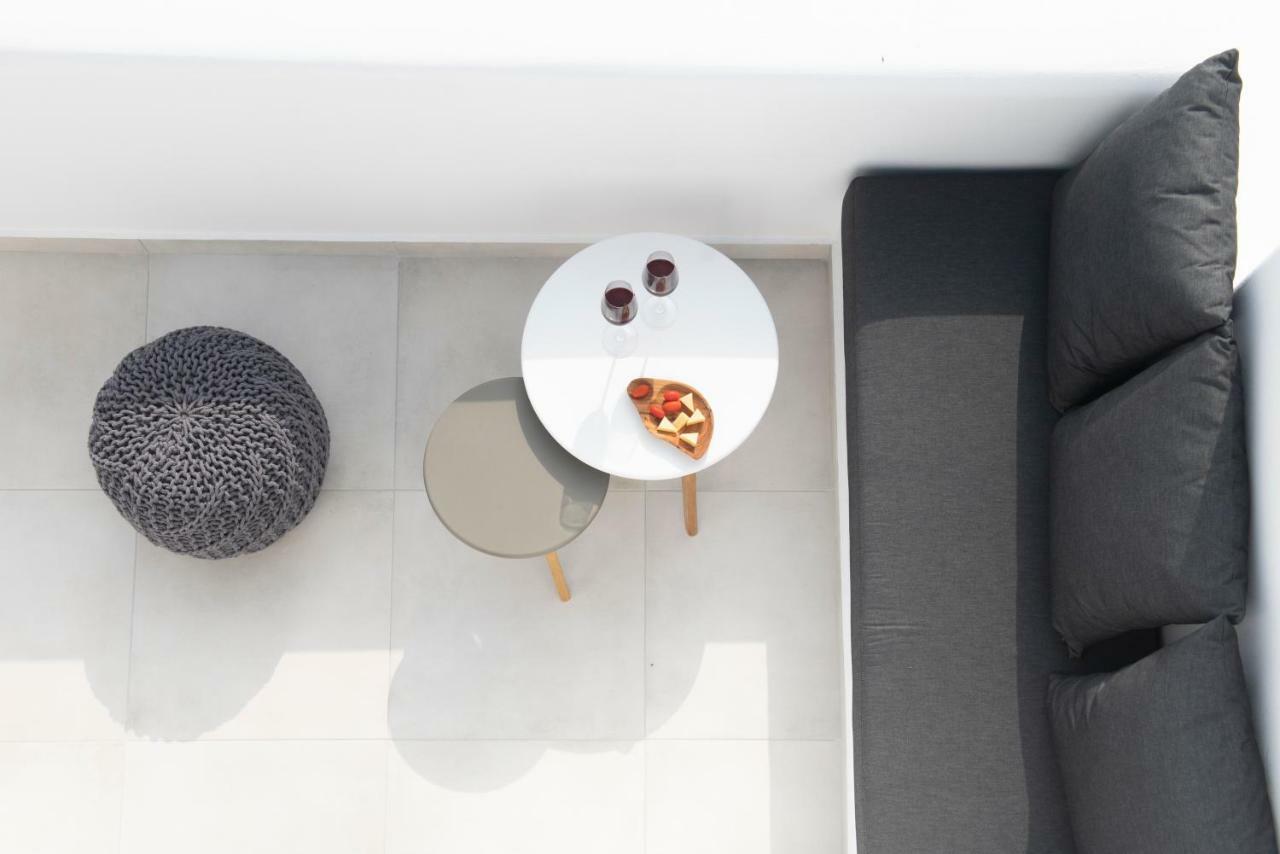 White Orchid Luxury Suites Mesaria Esterno foto