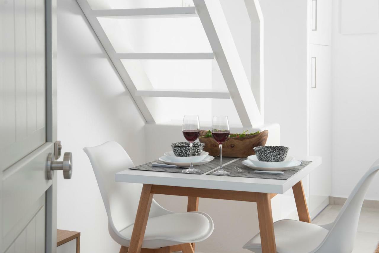 White Orchid Luxury Suites Mesaria Esterno foto