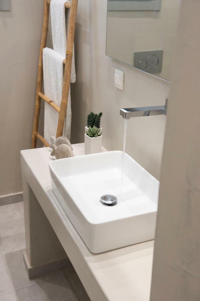 White Orchid Luxury Suites Mesaria Esterno foto