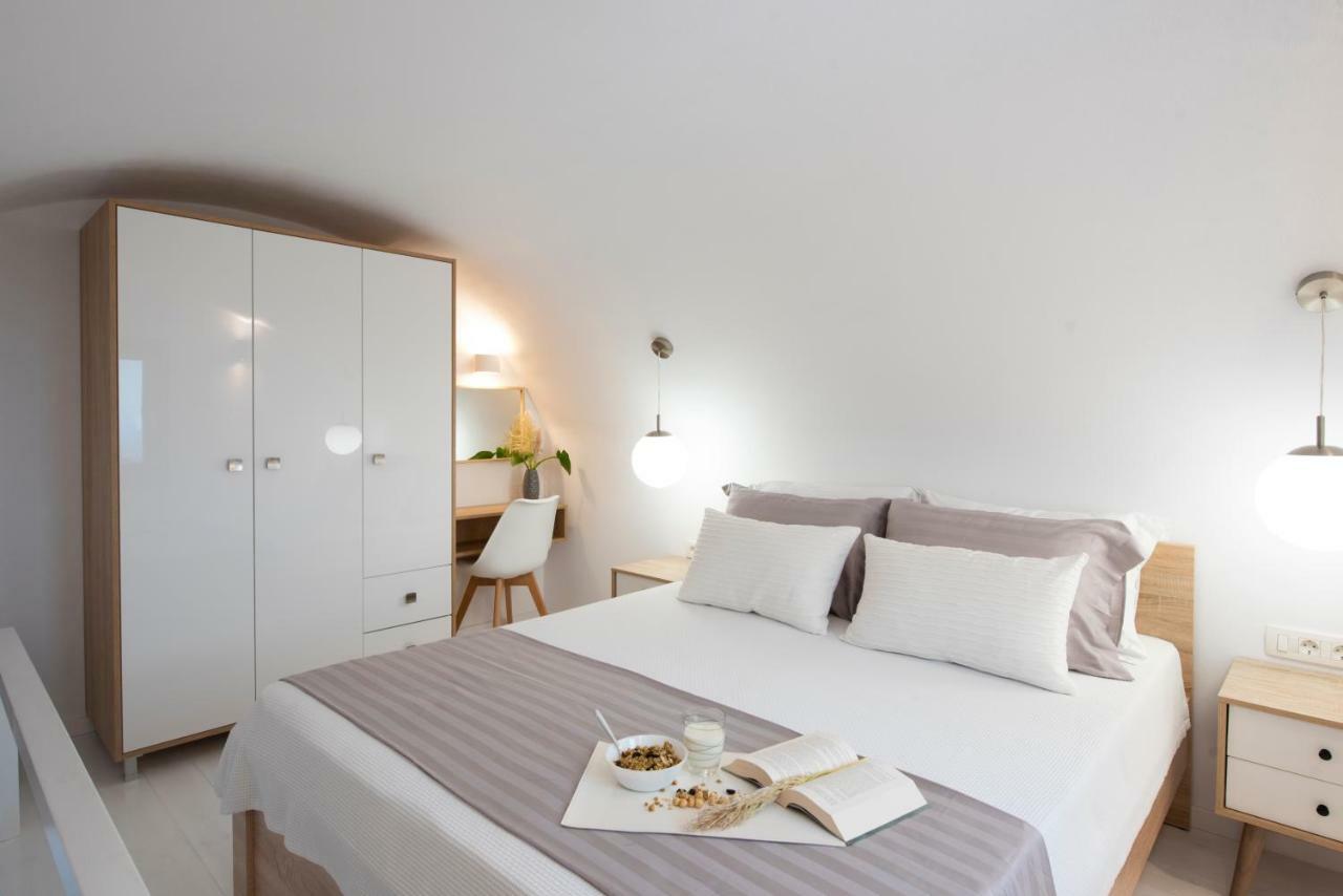 White Orchid Luxury Suites Mesaria Esterno foto