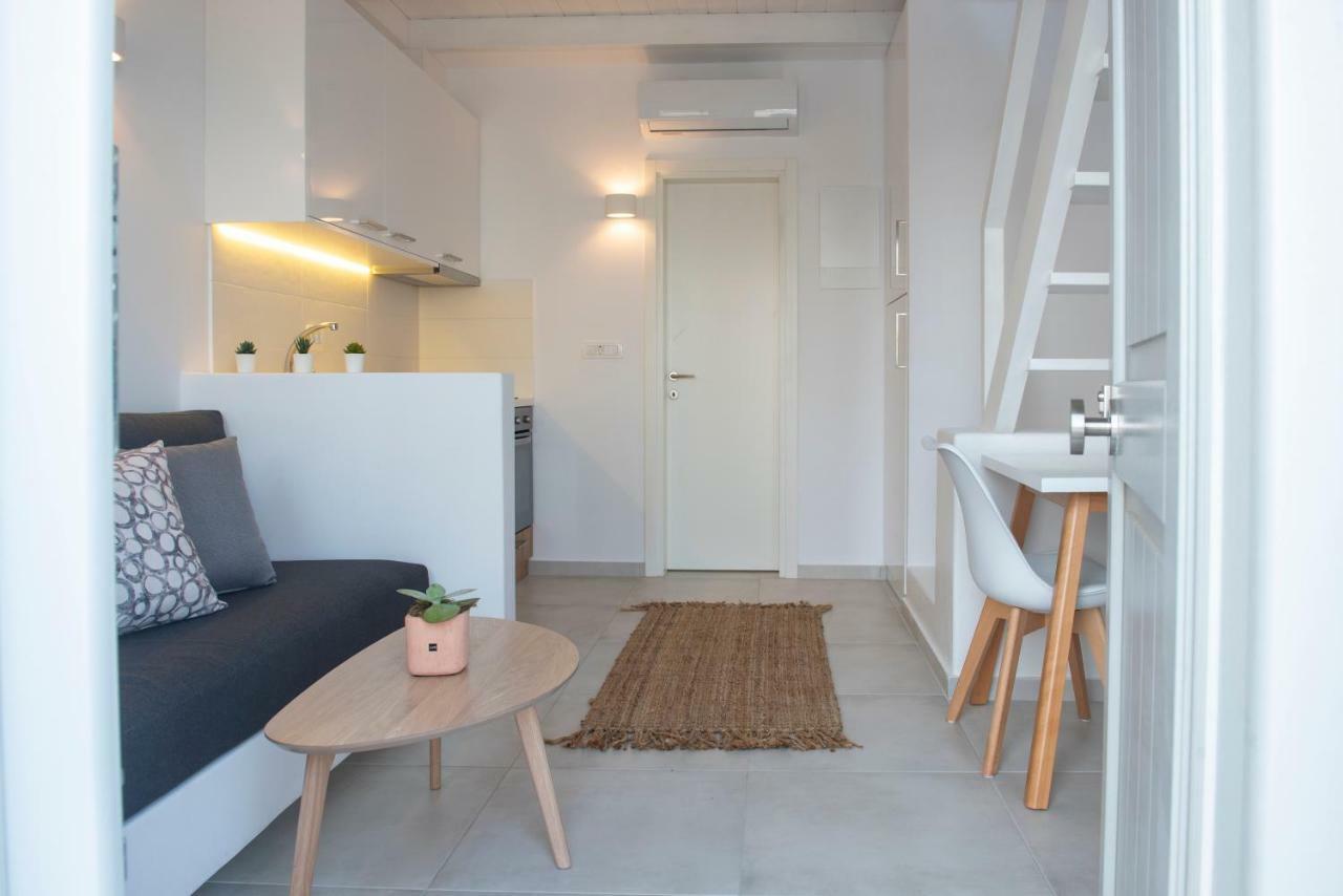 White Orchid Luxury Suites Mesaria Esterno foto