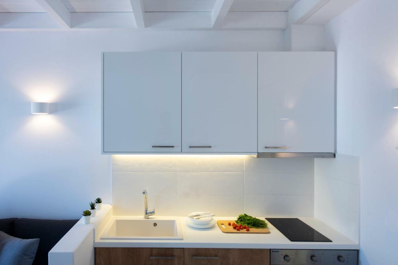 White Orchid Luxury Suites Mesaria Esterno foto