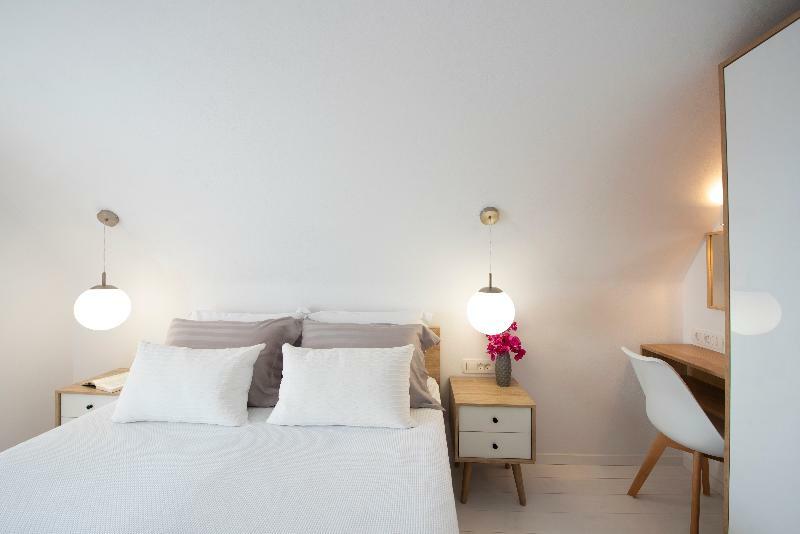 White Orchid Luxury Suites Mesaria Esterno foto