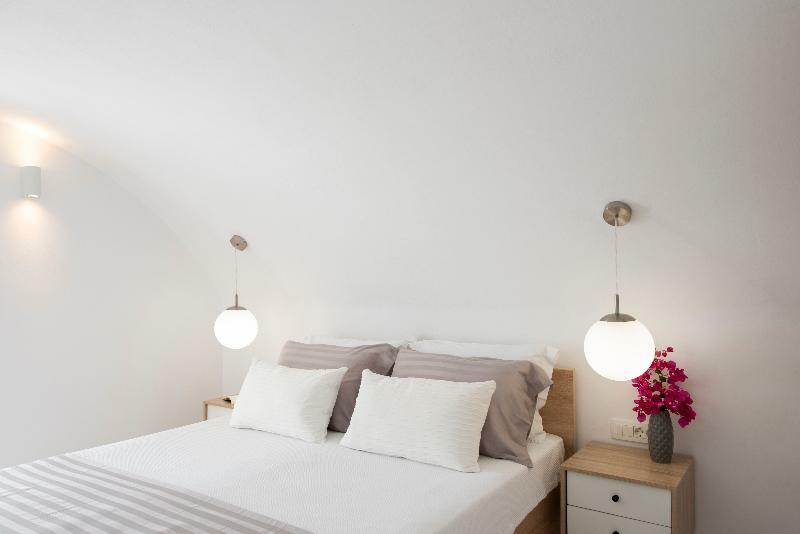 White Orchid Luxury Suites Mesaria Esterno foto